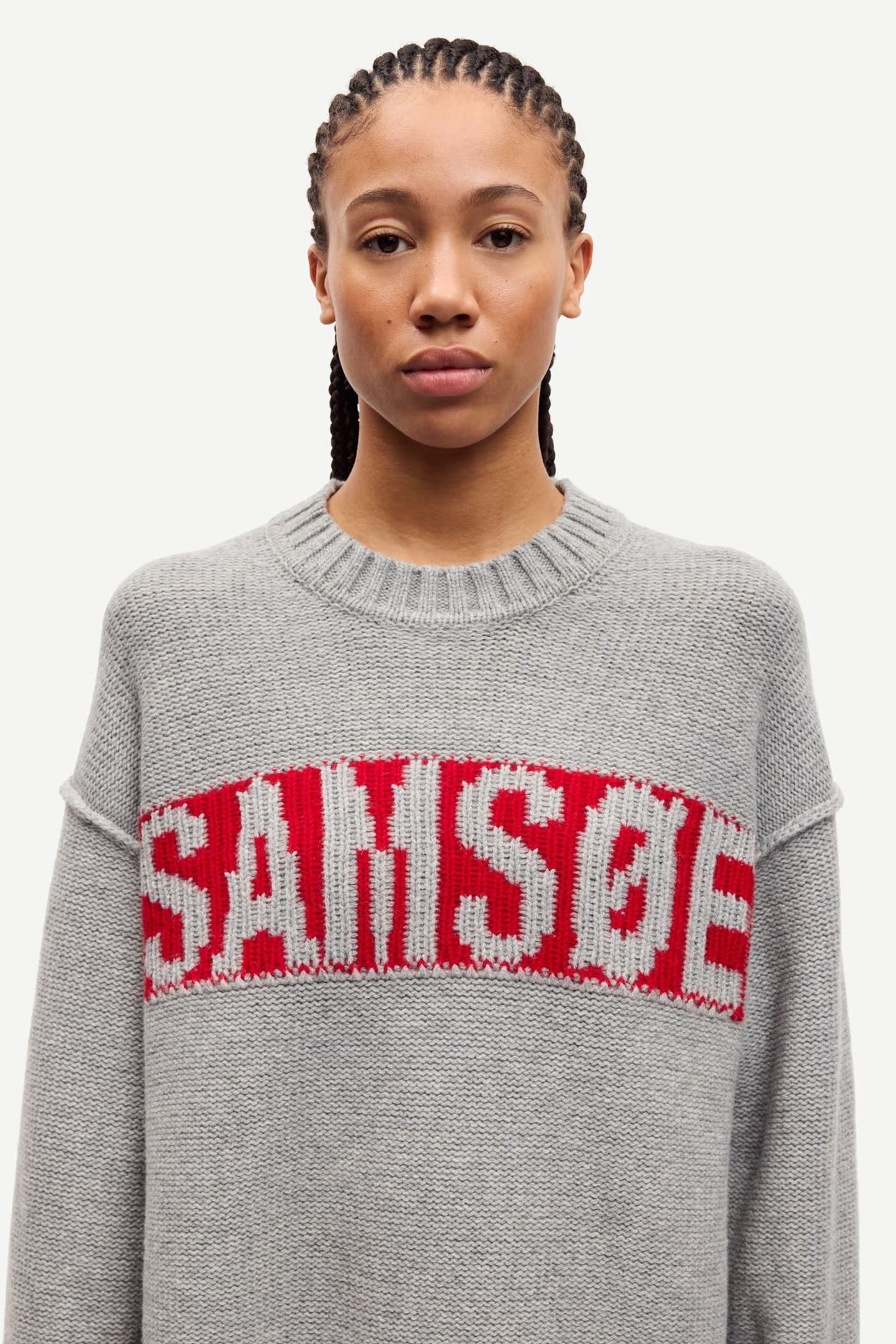 SAMSOE SAIKEIKU LOGO TRUI GRIJS / ROOD LOGO