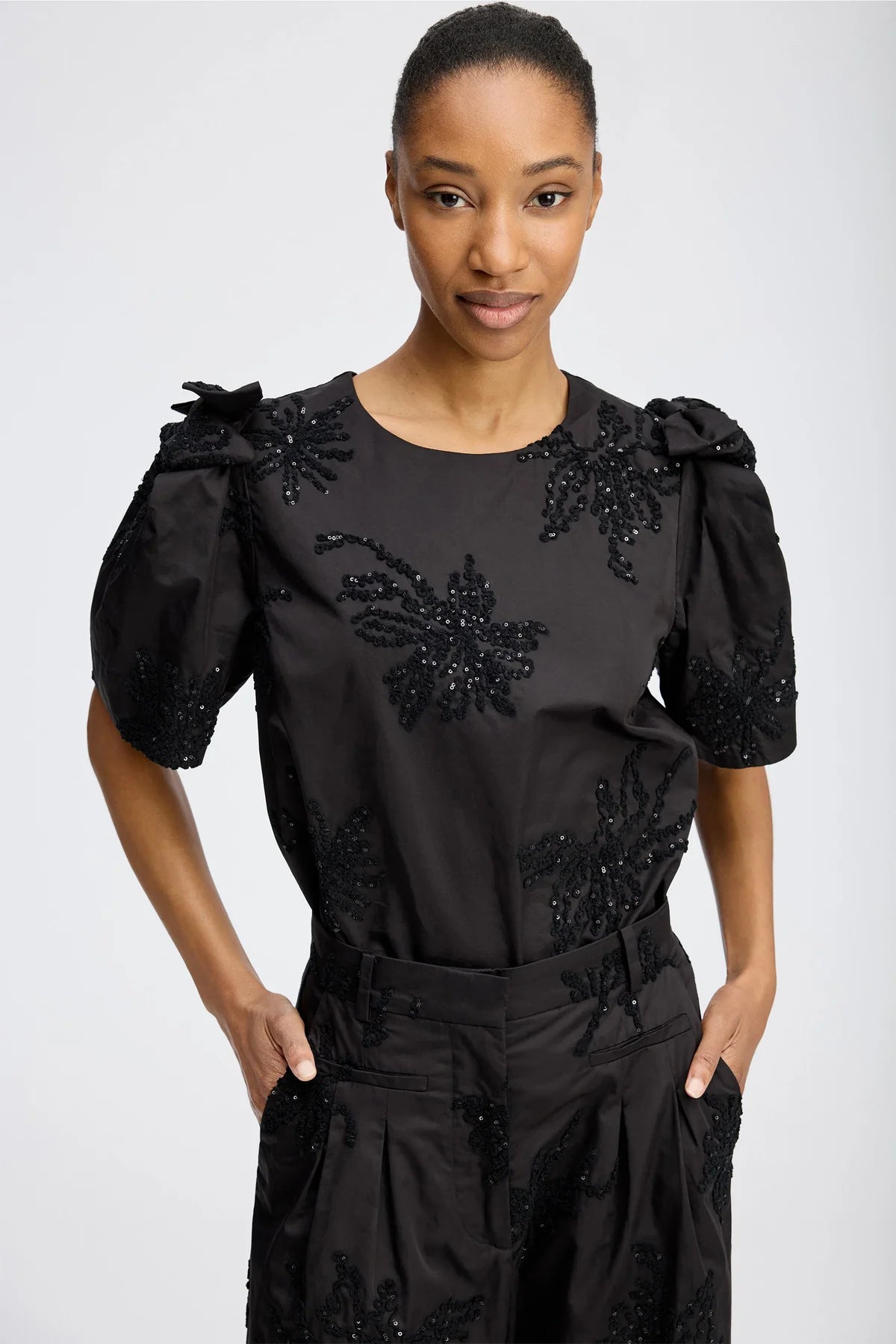 MUNTHE RYME TOP BLACK