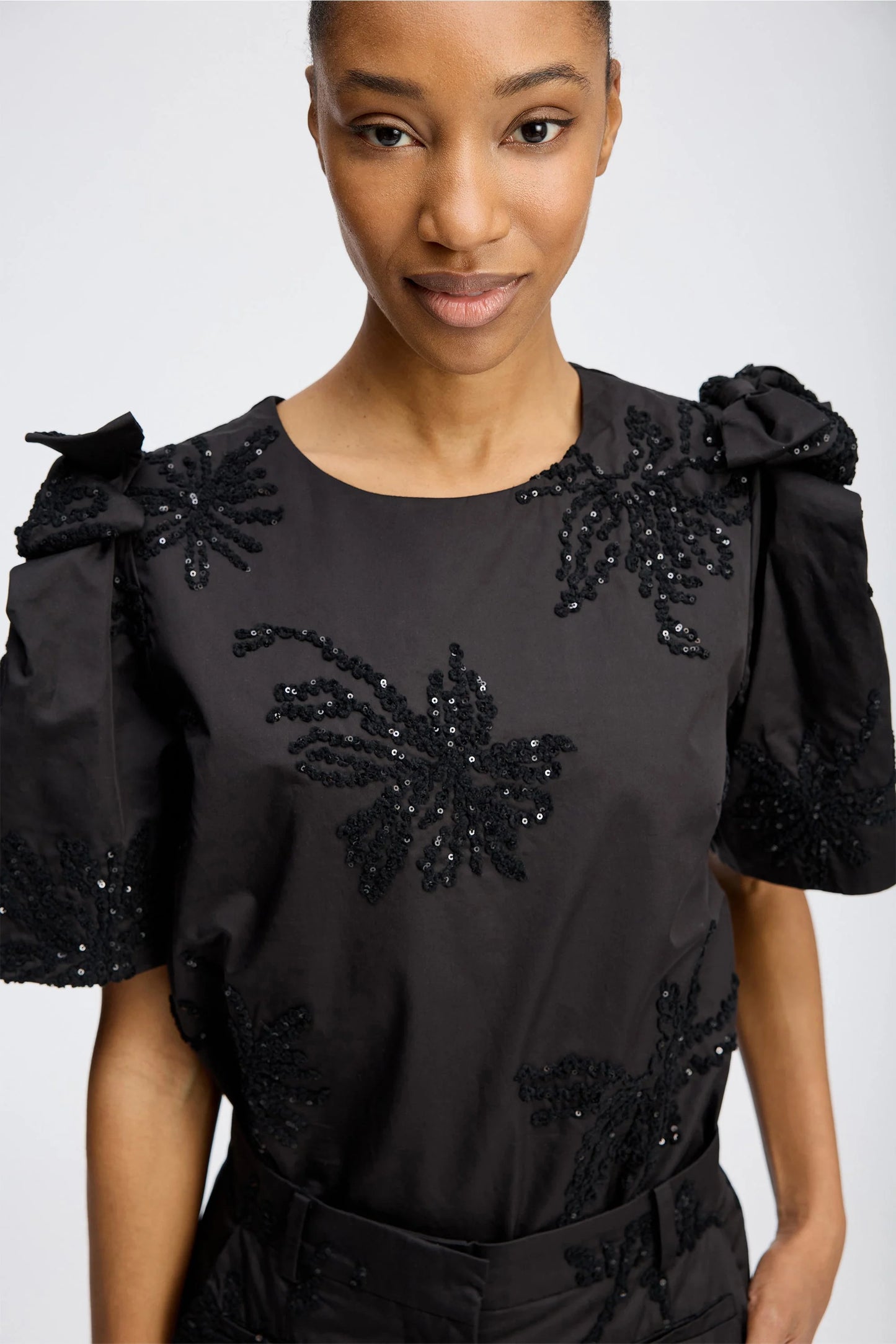 MUNTHE RYME TOP BLACK