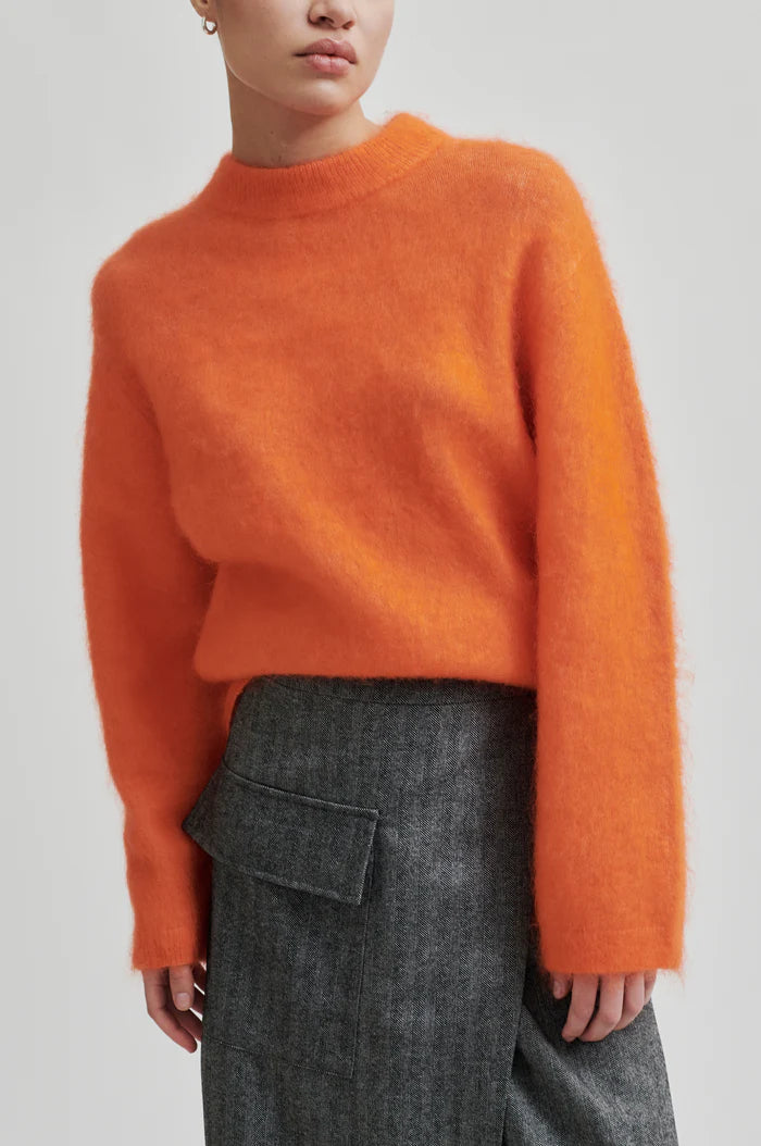 SECOND FEMALE ANNELEEN TRUI ORANJE - S. LABELS