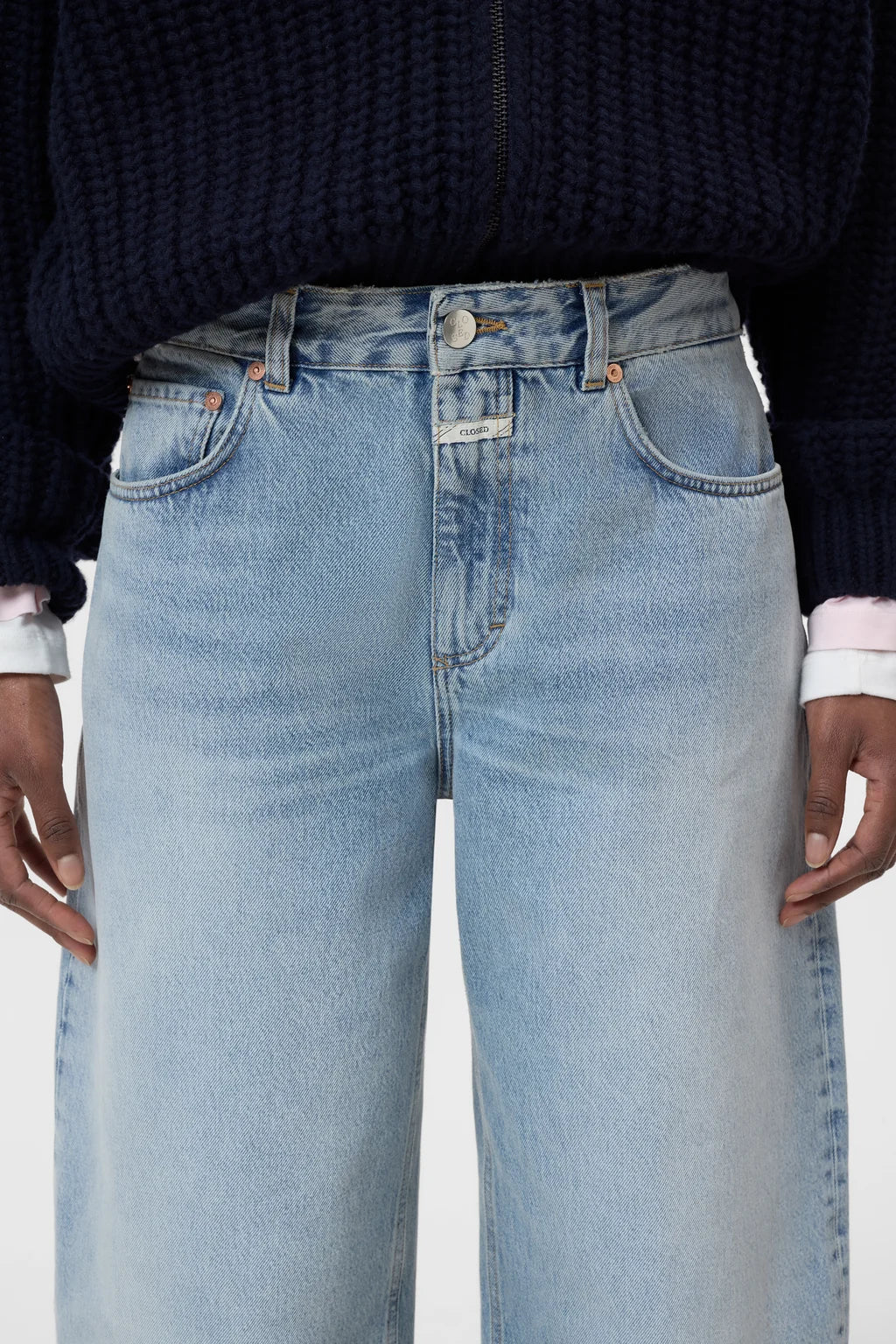 CLOSED JAZZIE BARREL FIT LIGHT BLUE