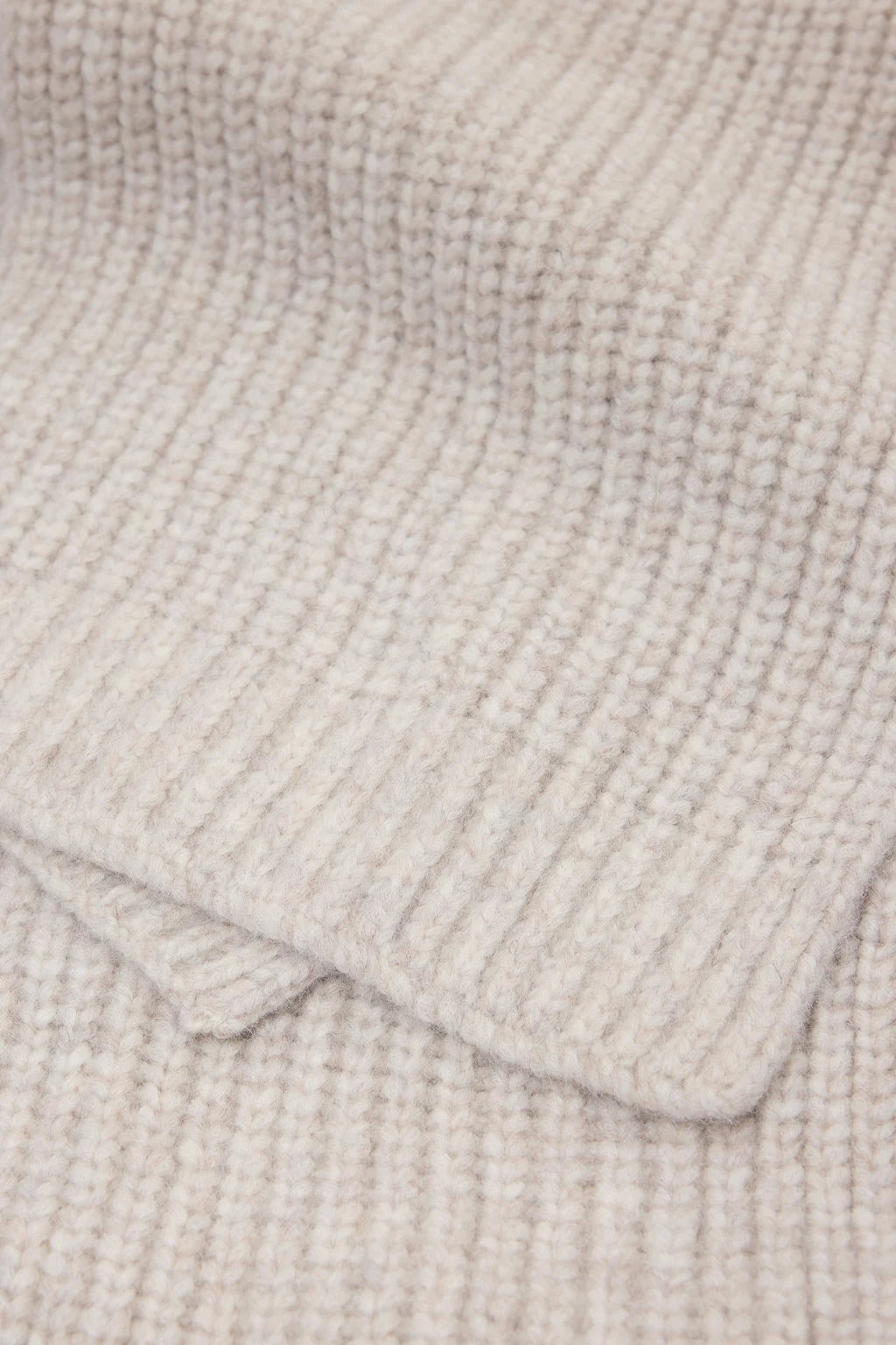 CLOSED KNITTED ALPACA SCARF BEIGE
