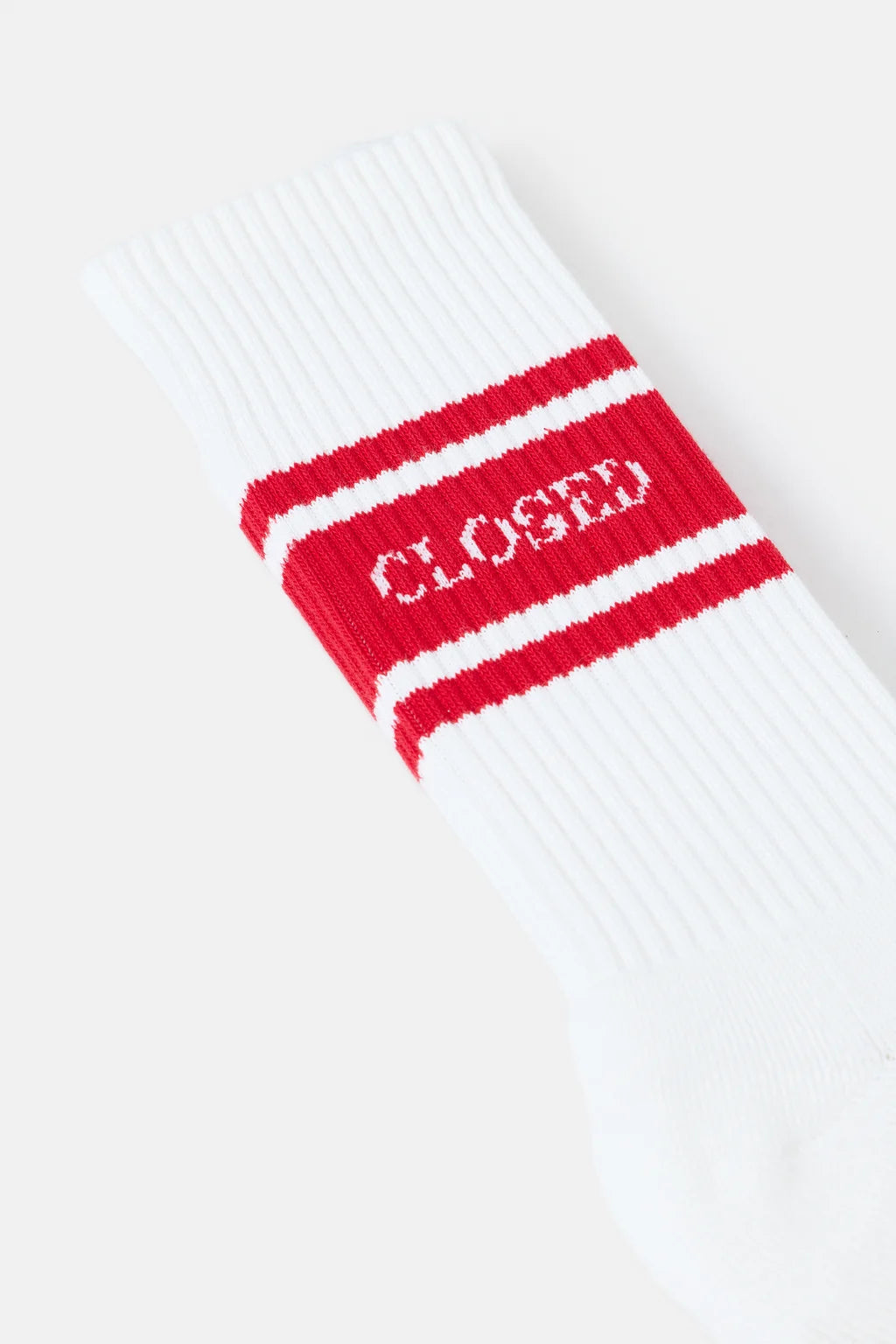 CLOSED LOGO SOCKS RED