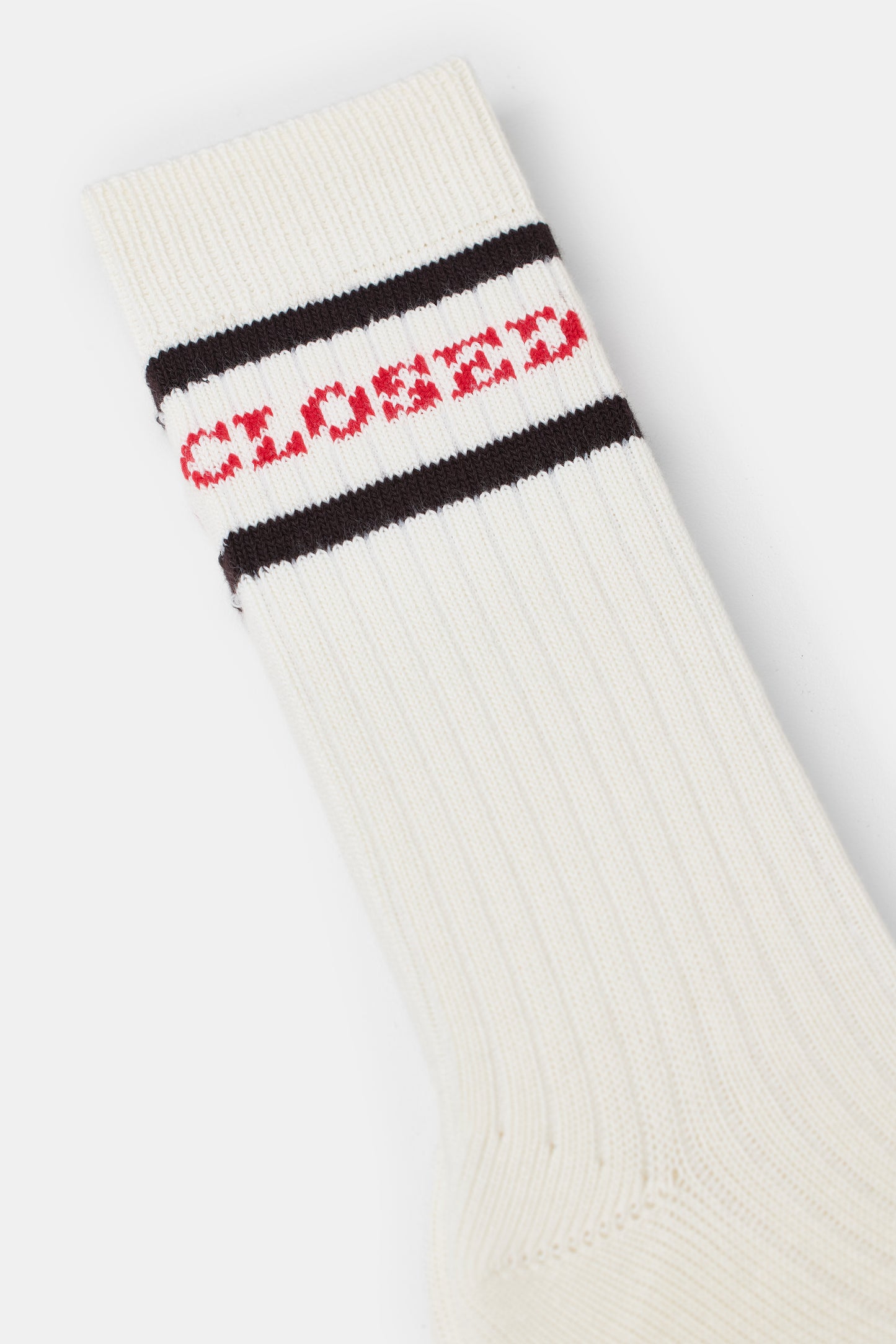 CLOSED LOGO LETTER SOKKEN IVORY