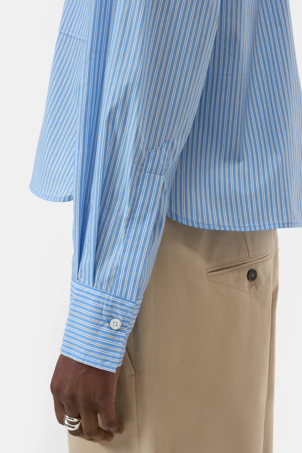 CLOSED CROPPED BLOUSE STRIPED