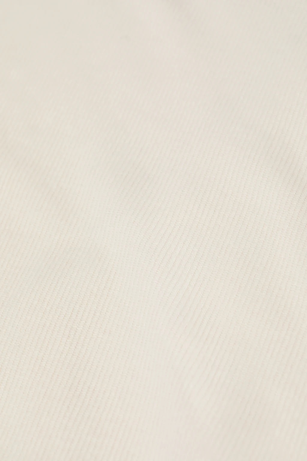 CLOSED BACK SLIT TEE ECRU