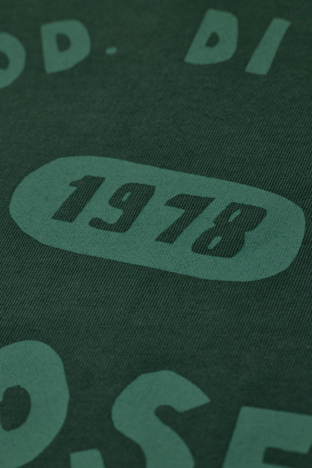 CLOSED BOXY TEE MET OPDRUK GREEN - S. LABELS