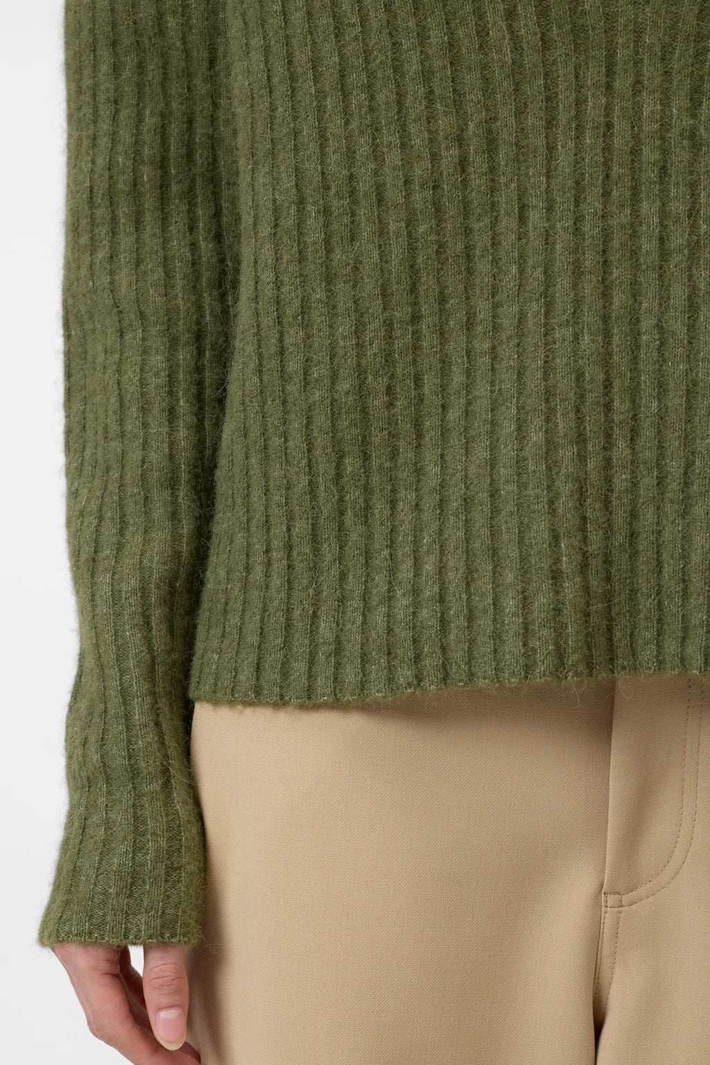 CLOSED WOL EN ALPACA V-HALS TRUI PISTACHIO
