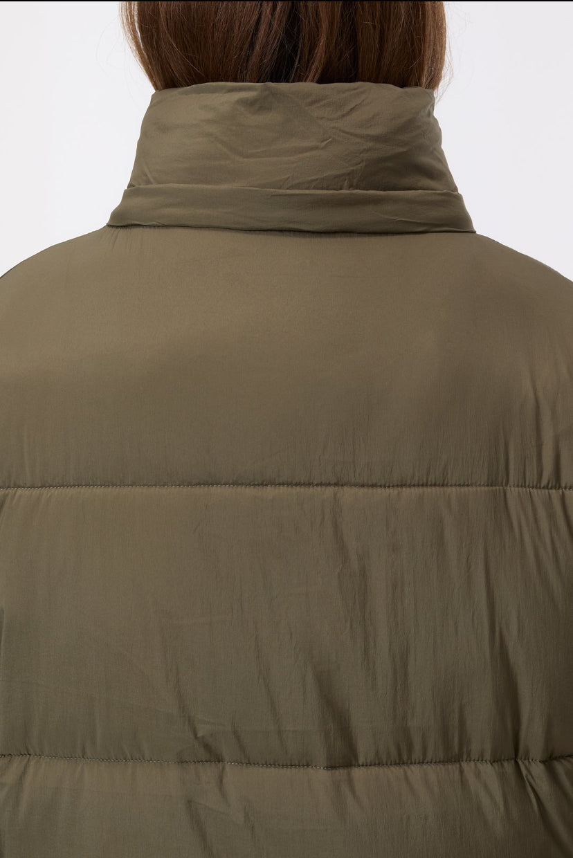 CLOSED CROPPED PUFFER JACKET GROEN - S. LABELS