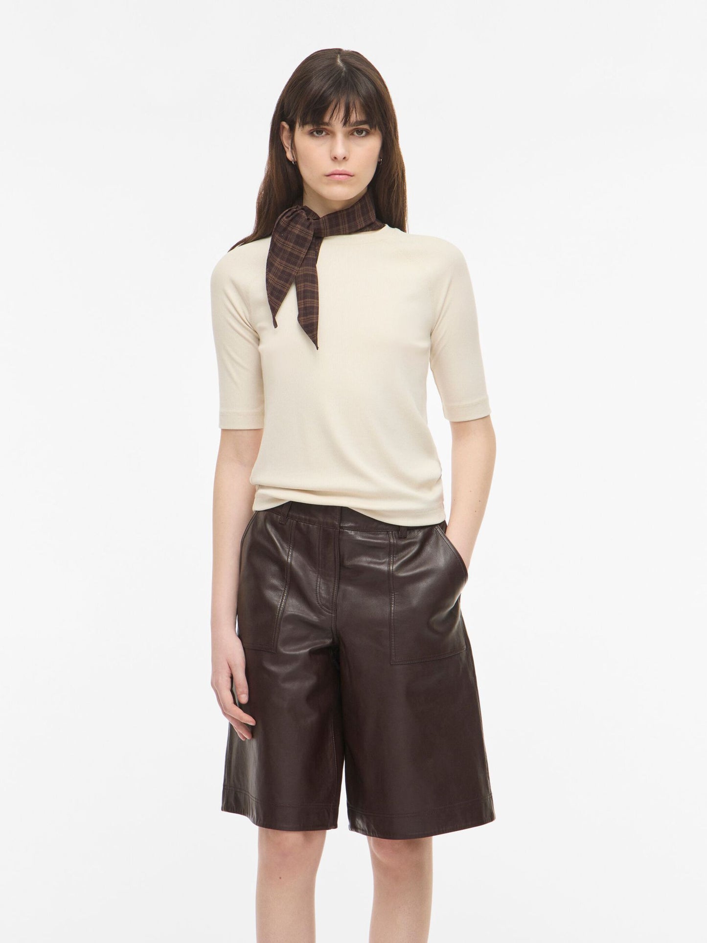 ROUGE EDIT ROUND NECK RIBBED TOP CREAM