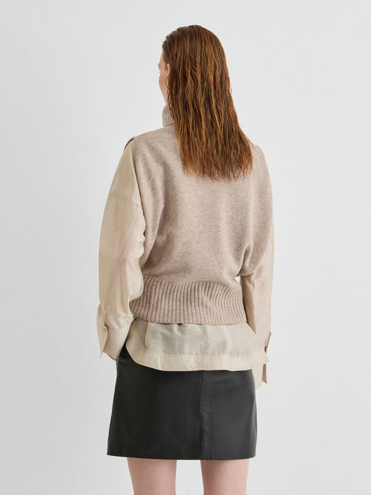 ROUGE EDIT TURTLENECK KNITTED VEST SAND