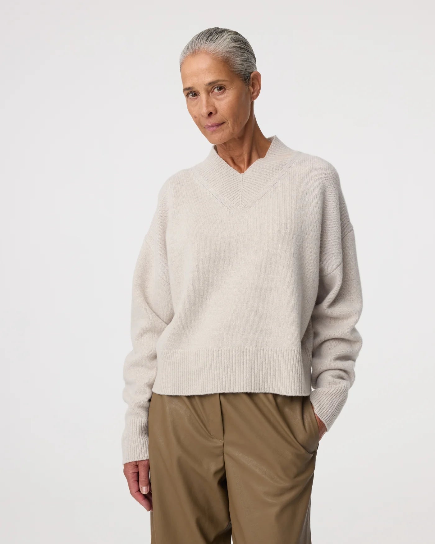 KNIT-TED JEAN PULLOVER GREIGE