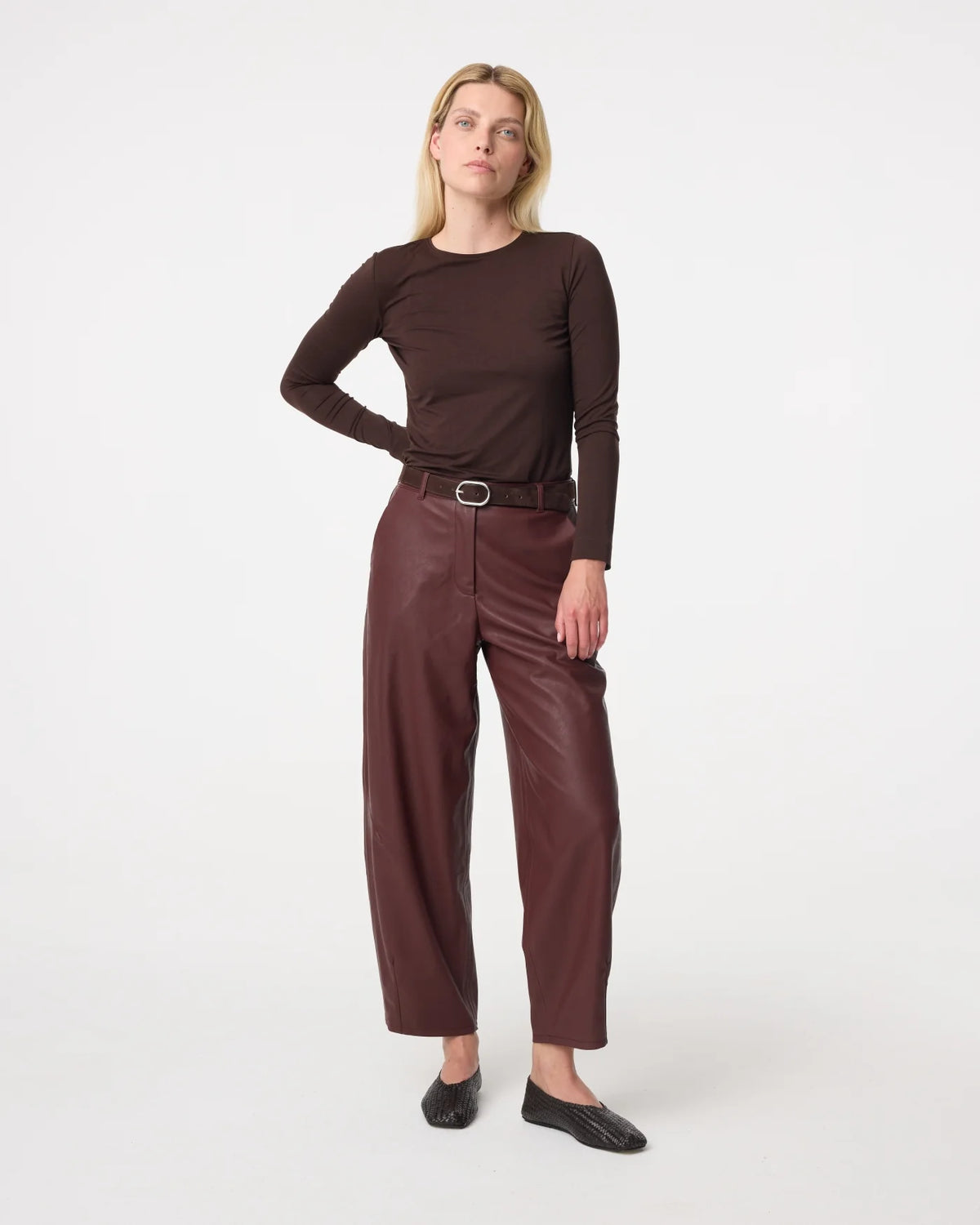 KNIT-TED FAUX LEATHER ALBA PANTS BURGUNDY