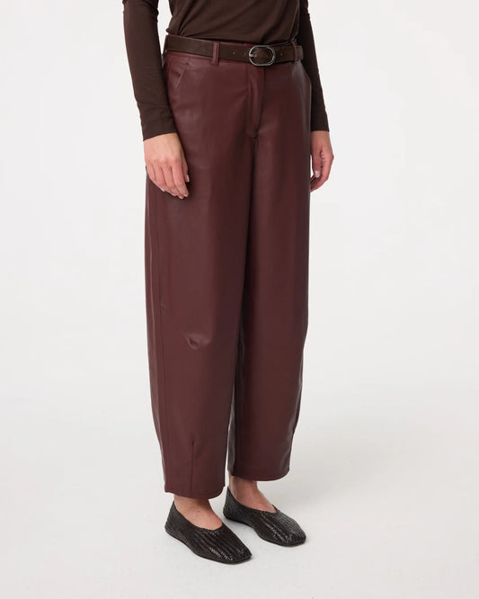 KNIT-TED FAUX LEATHER ALBA PANTS BURGUNDY