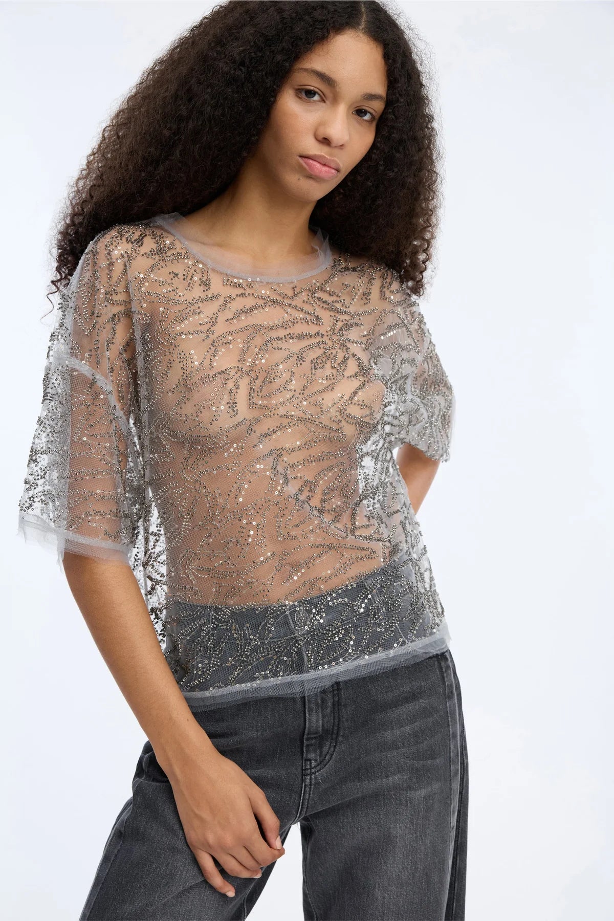 MUNTHE VUN PAILLETTEN TEE