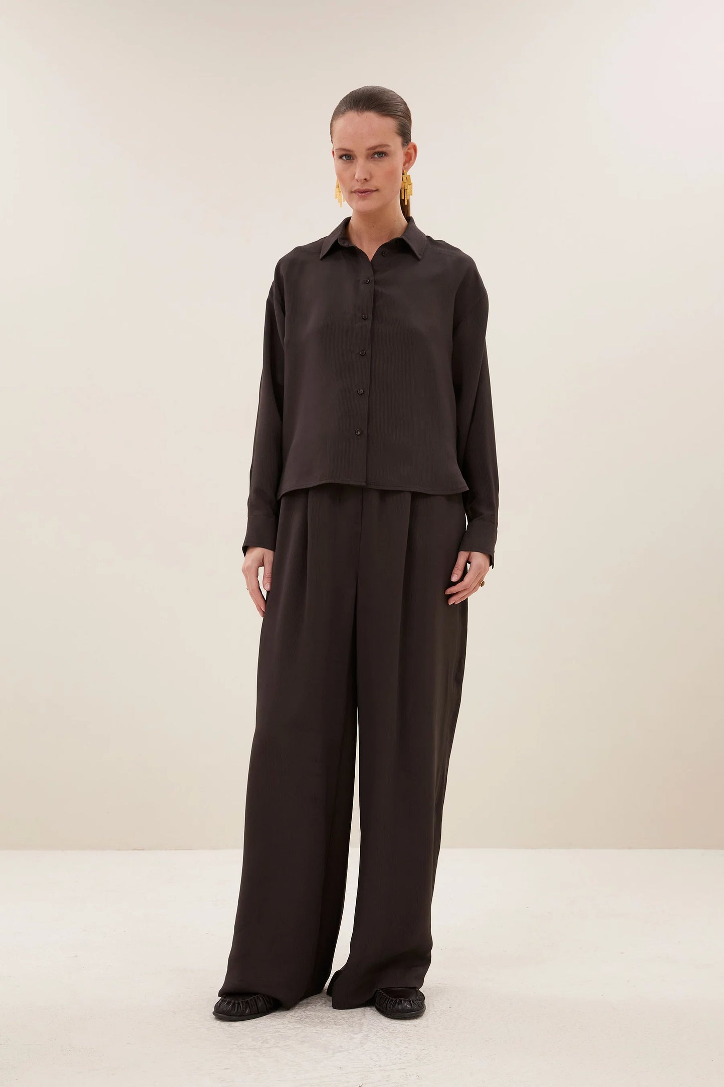BY BAR KRIS SATIN STRIPE BLOUSE ESPRESSO