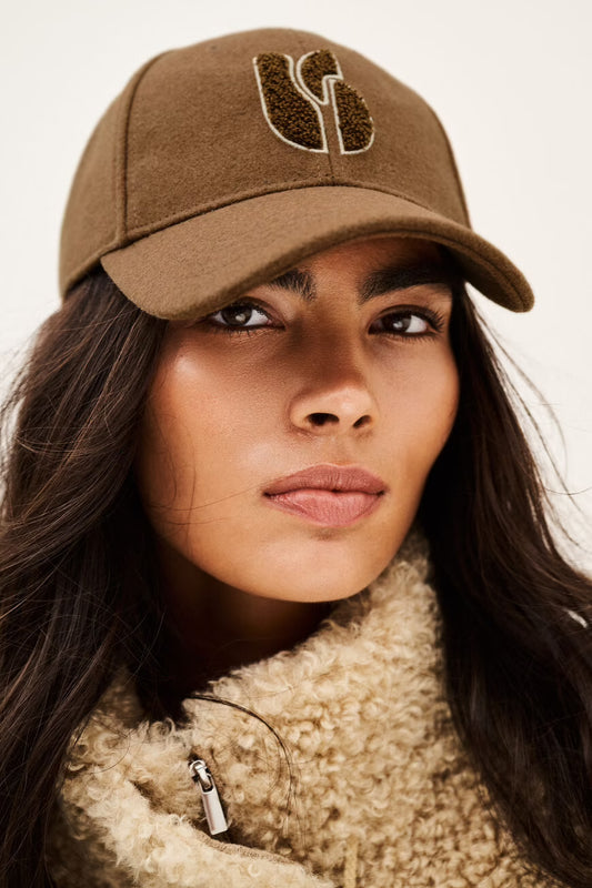 BA&SH HUGO CAP CAMEL