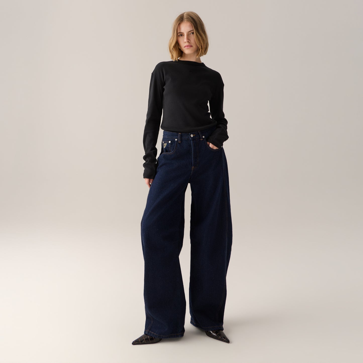 LOIS ALIANA PLEATED BARREL JEANS RINSE DARK