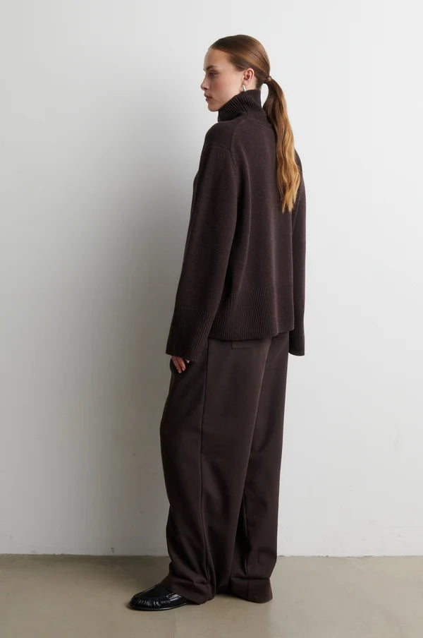 SECOND FEMALE ALPHA KNIT DARK BROWN
