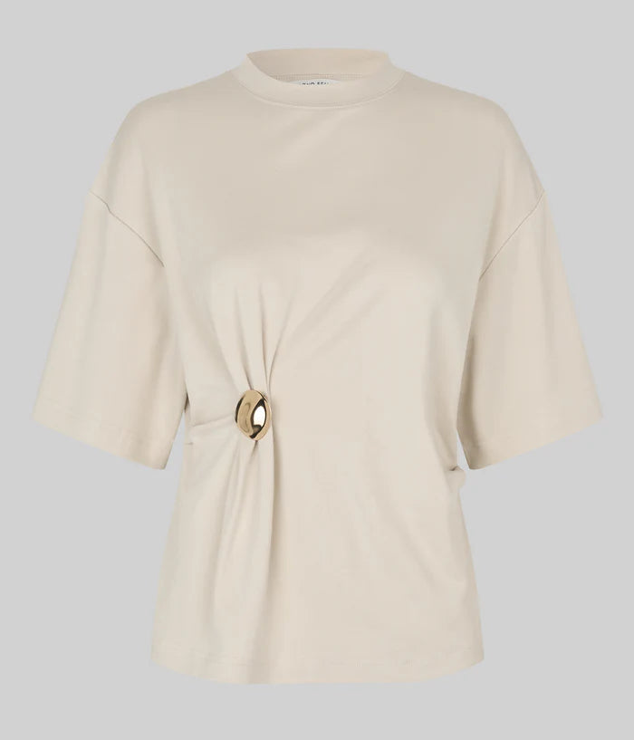 SECOND FEMALE ENORA BROOCH TEE BEIGE - S. LABELS