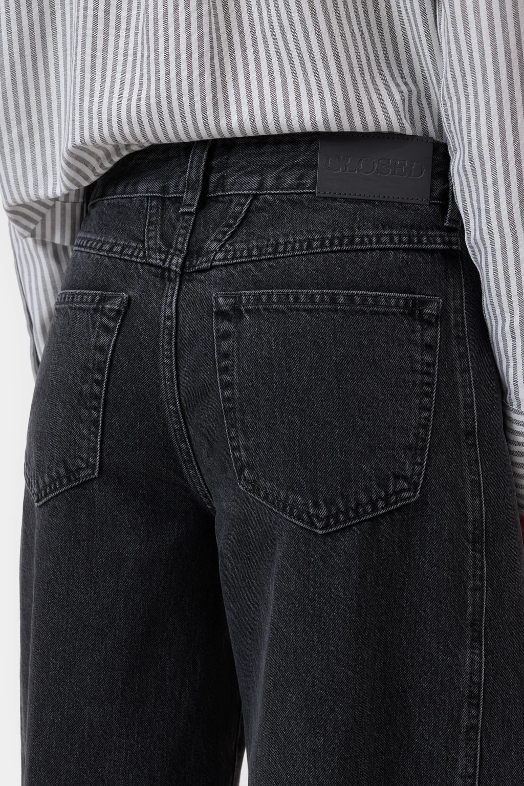 CLOSED TORI-X BARREL JEANS DARK GREY BLACK