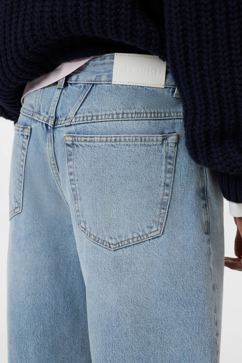 CLOSED JAZZIE BARREL FIT LIGHT BLUE