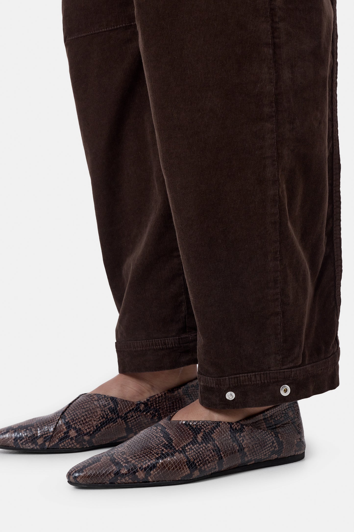 CLOSED RHANNON CORDUROY MAHAGONY BROWN - S. LABELS