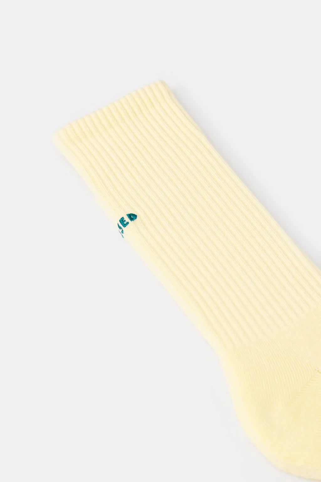 CLOSED LOGO SOKKEN YELLOW - S. LABELS