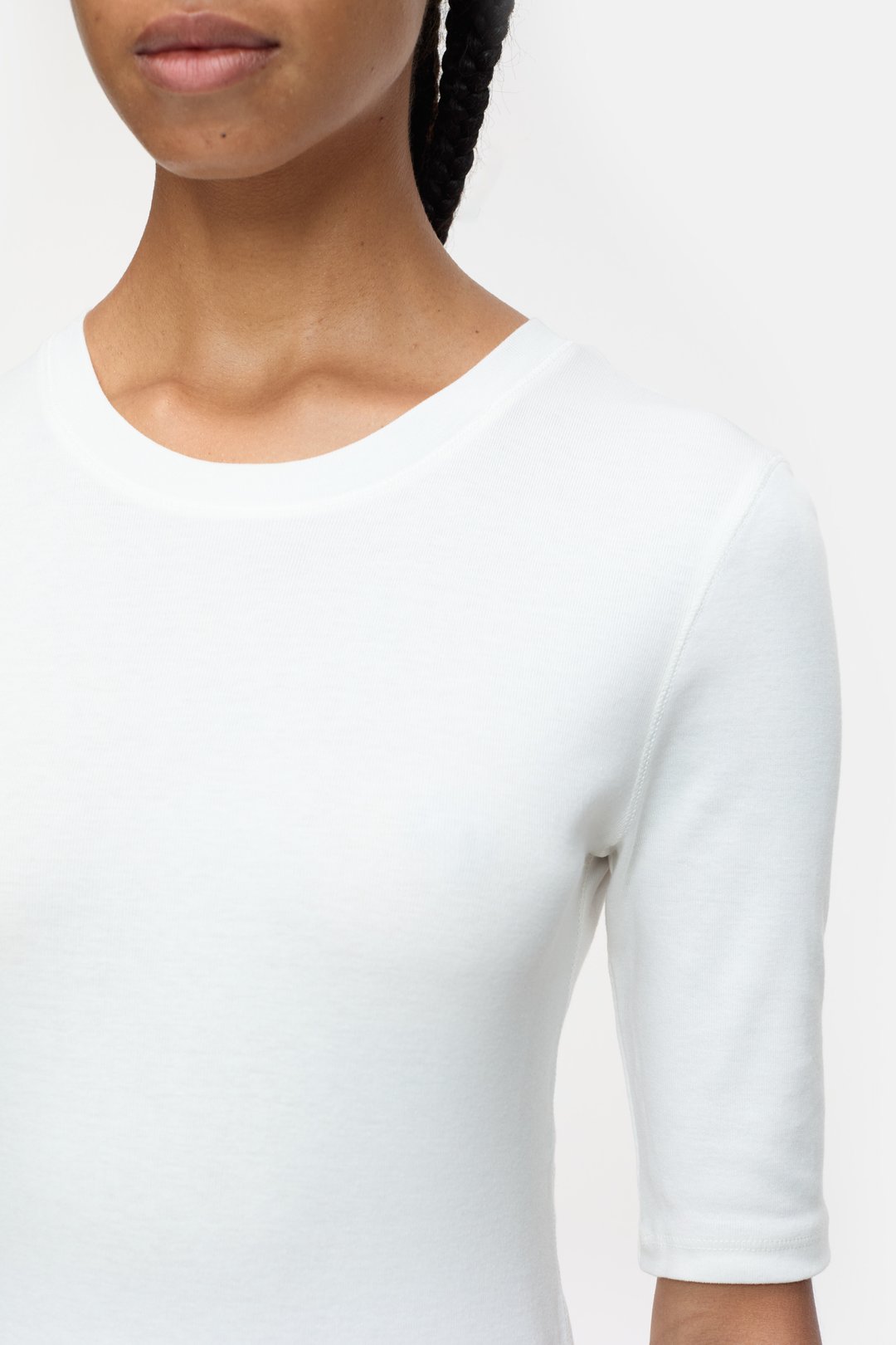 CLOSED RIB JERSEY BASIC TEE IVORY