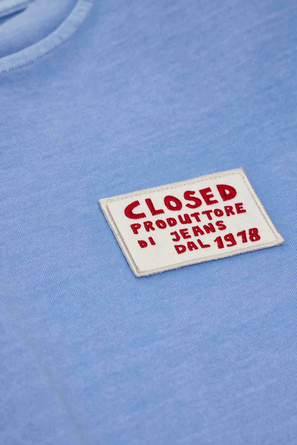CLOSED BOXY TEE MET BADGE SKY BLUE - S. LABELS