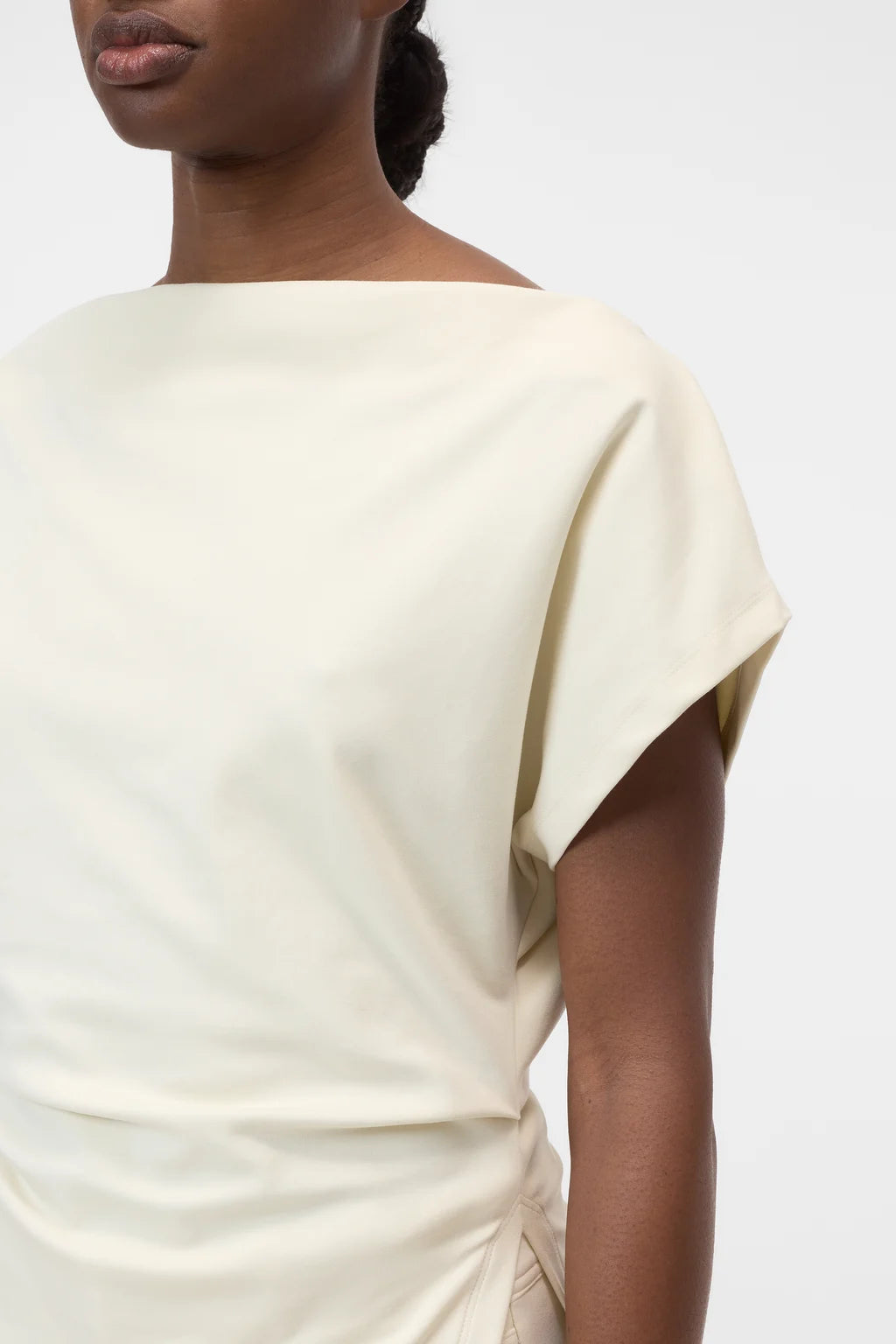 CLOSED OFF SHOULDER TOP WIT