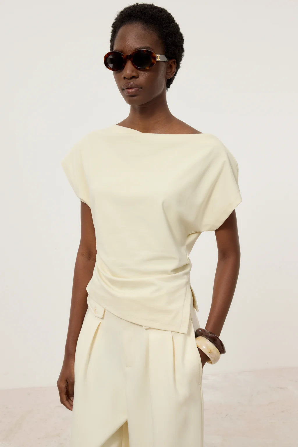 CLOSED OFF SHOULDER TOP WIT