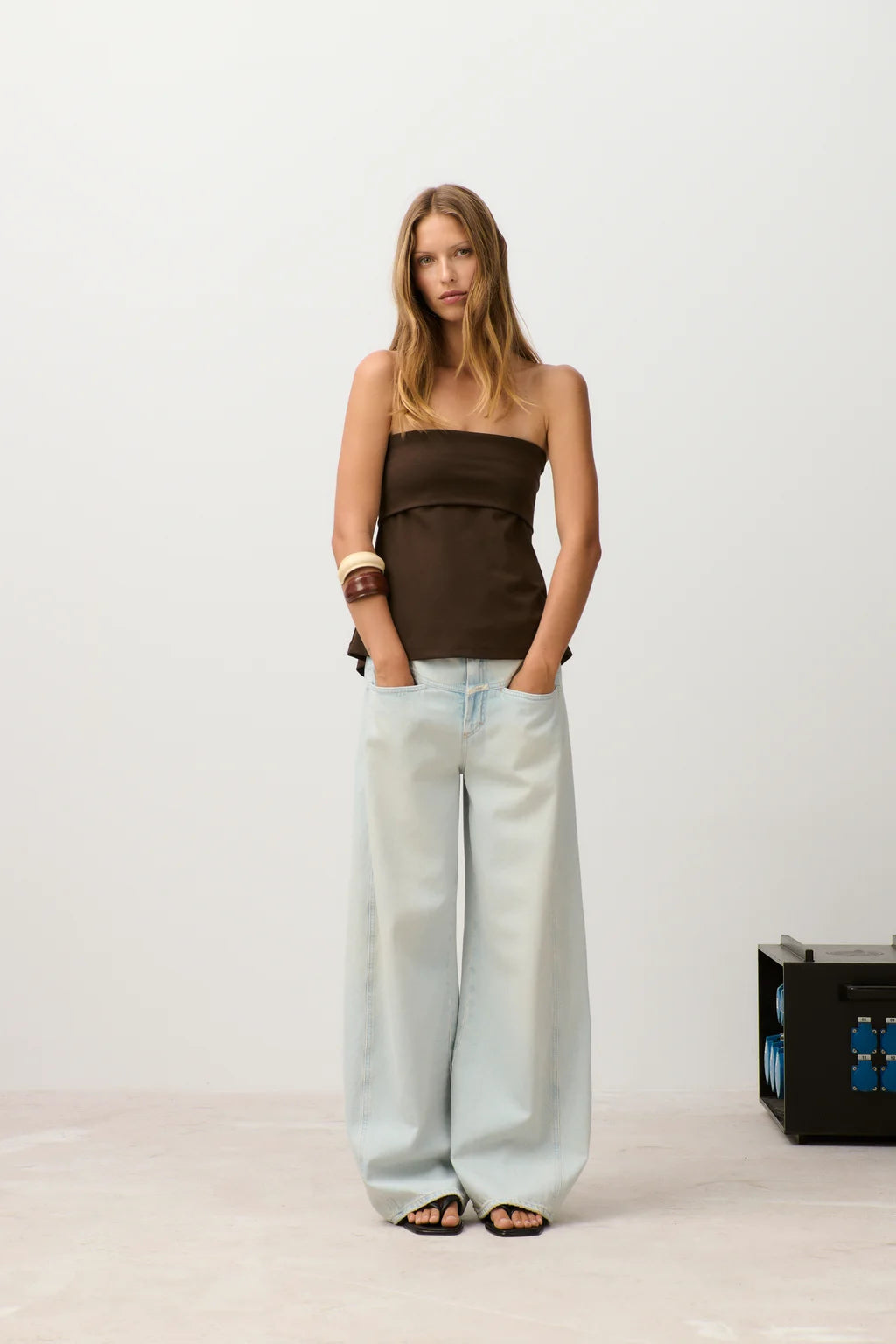CLOSED STRAPLESS PEPLUM TOP BRUIN - S. LABELS