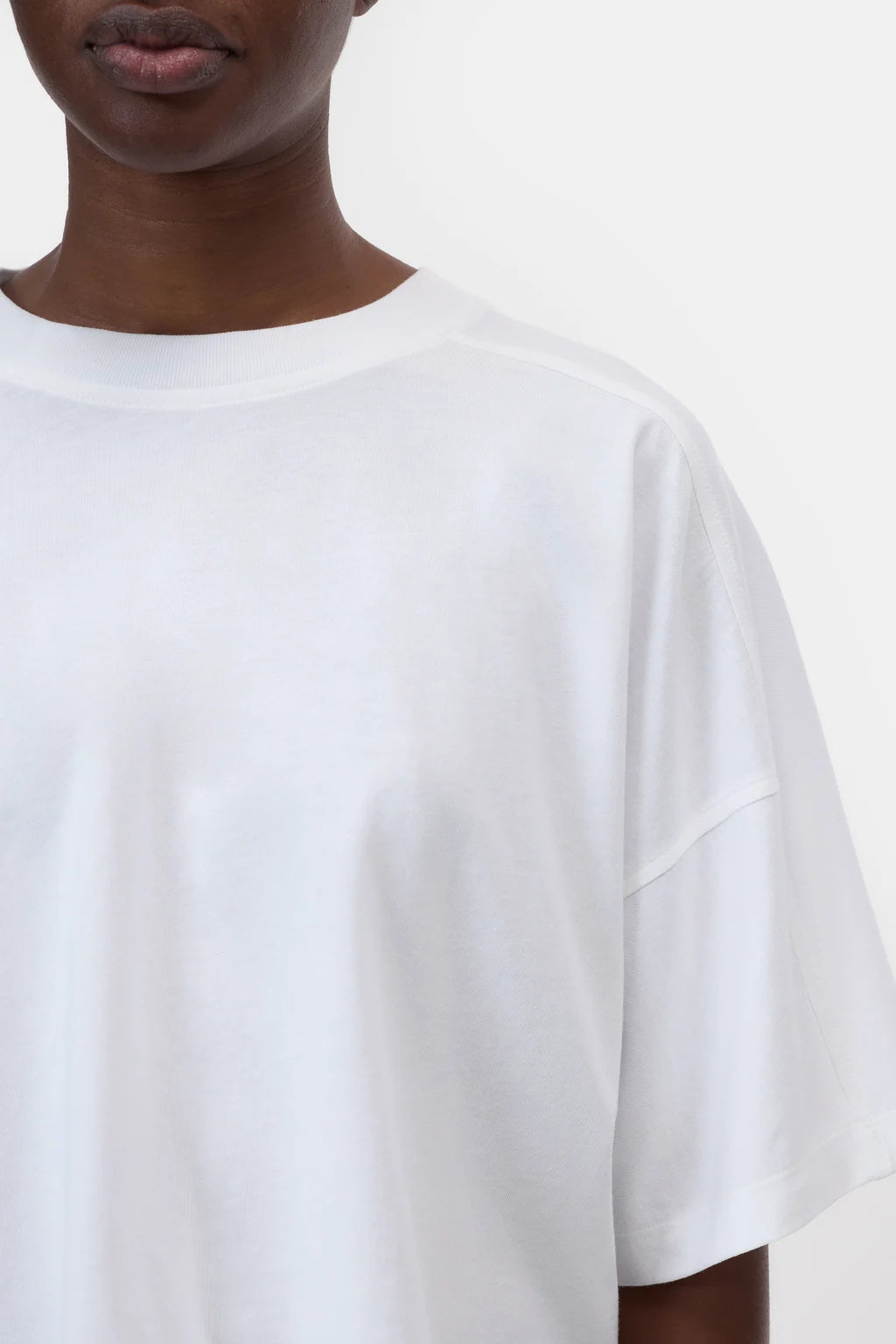 CLOSED BOXY TEE MET YOKE WIT - S. LABELS