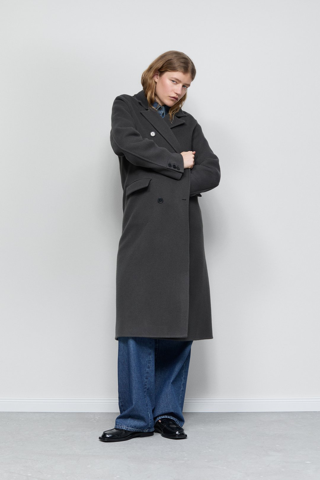 CLOSED DOUBLE BREASTED WOOL COAT GRIJS