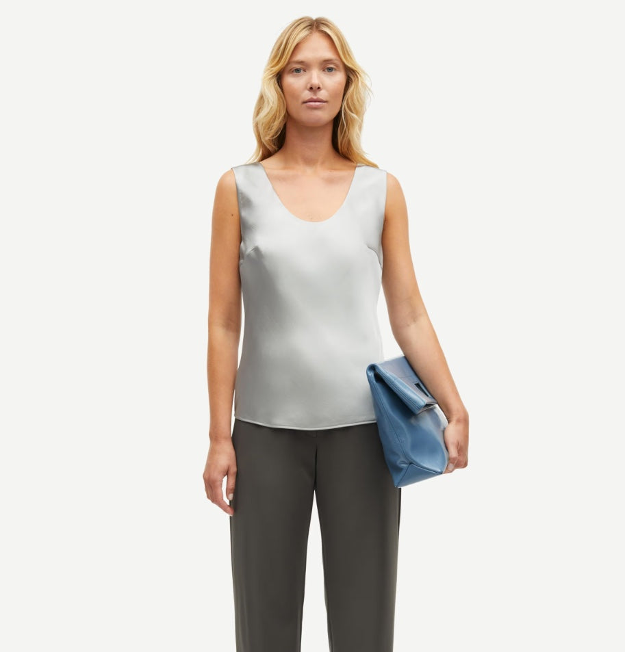 SAMSOE SASUMMA TOP SATIN GREY