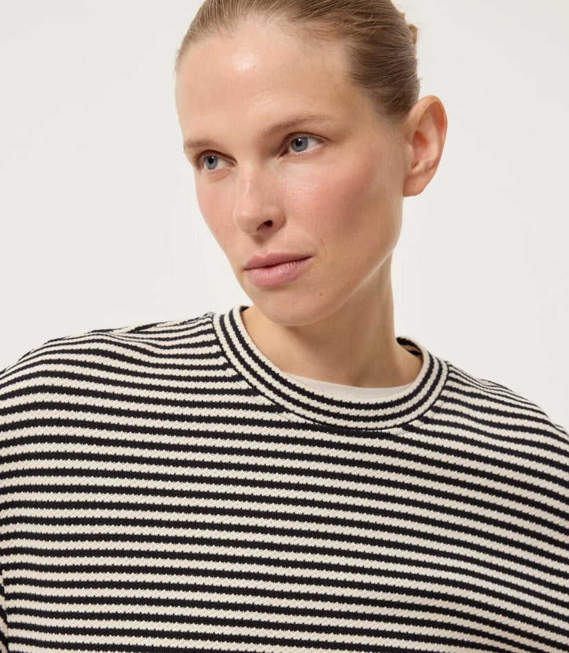 CLOSED STRIPED KNIT