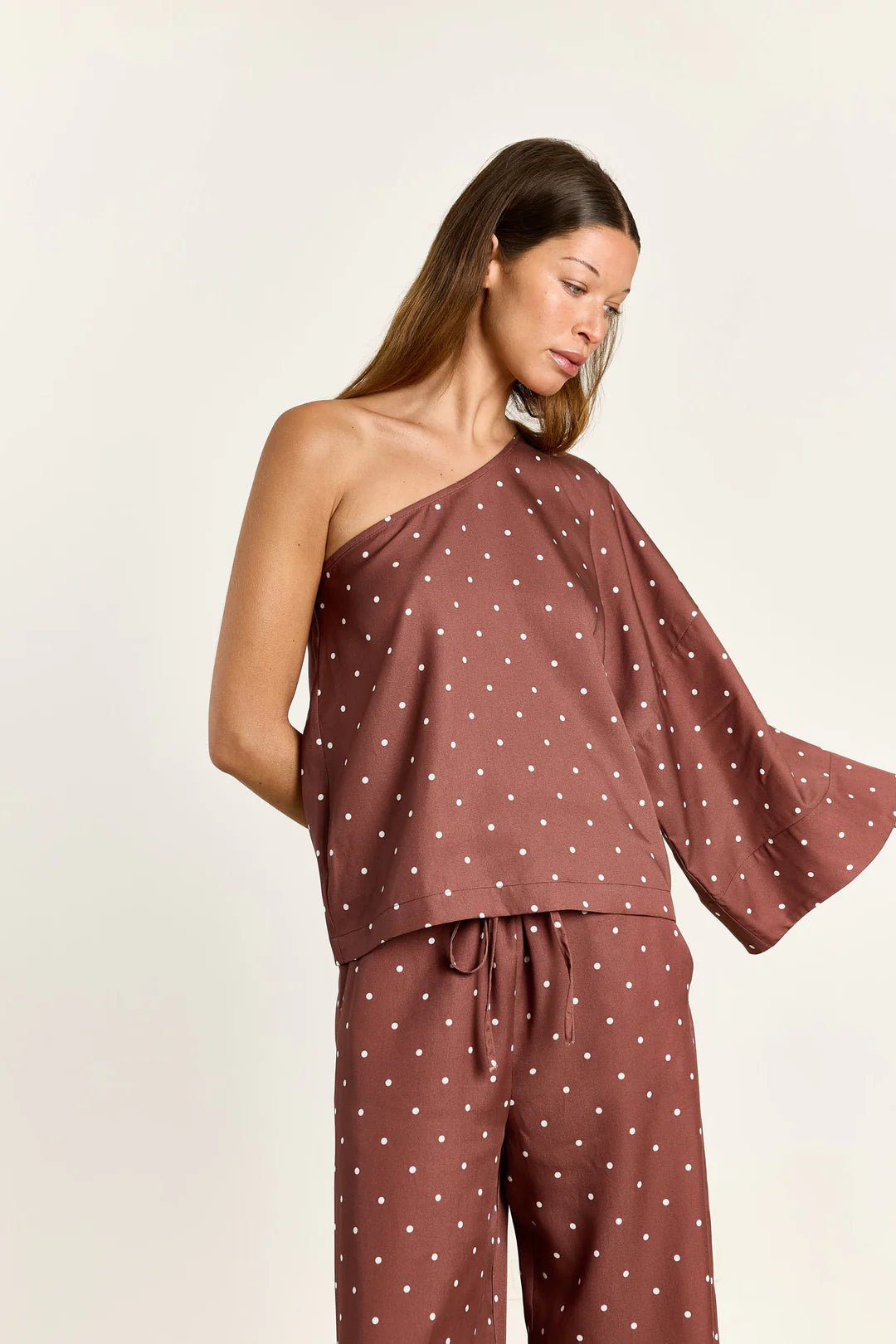 STUDIO CLIQUE NICOLE TOP POLKA DOT BROWN - S. LABELS