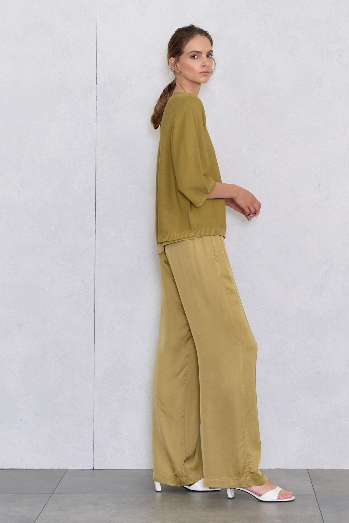 NO MAN'S LAND RONDE HALS TOP OLIVE - S. LABELS