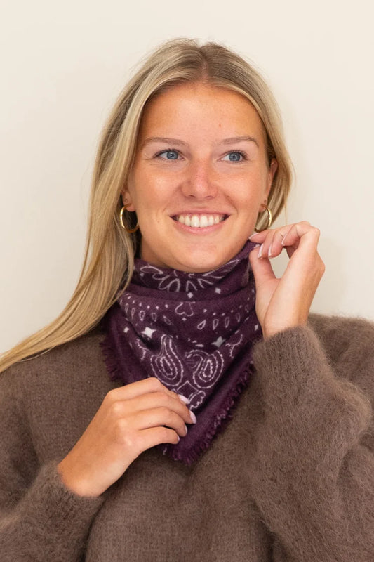 STUDIO LAVENDEL CASHMERE BANDANA MERLOT