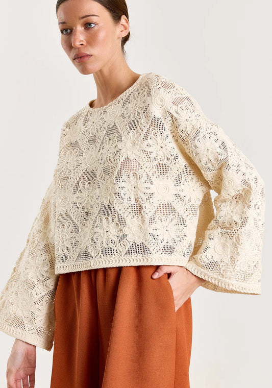 STUDIO CLIQUE CARO FLOWER MACREMA TOP
