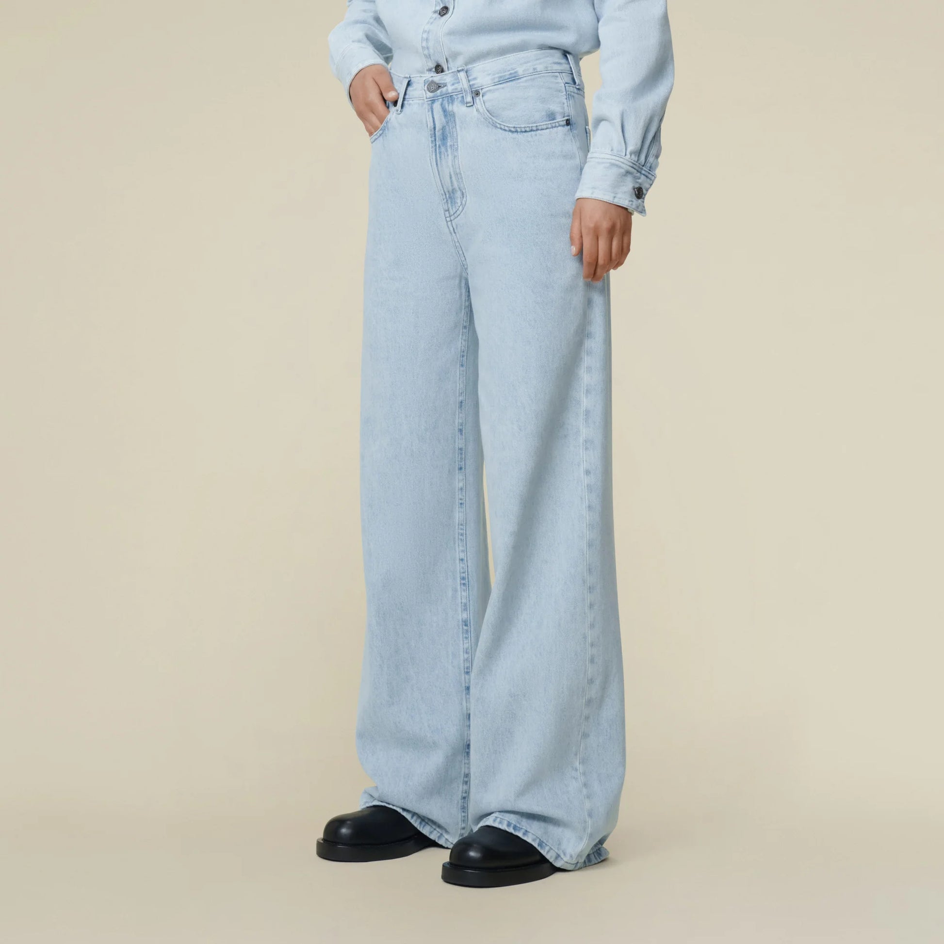 LOIS SKATER LOOSE SNOW BLEACHED - S. LABELS