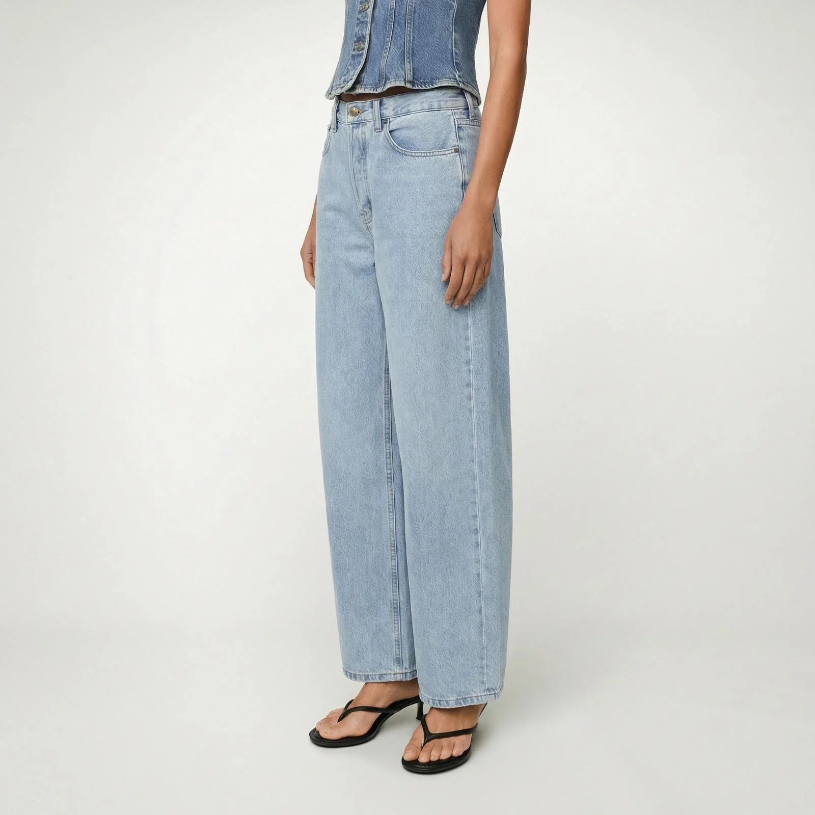 LOIS DALI BARREL FIT BLEACH - S. LABELS
