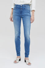 Afbeelding in Gallery-weergave laden, CLOSED SKINNY PUSHER LONG MID BLUE - S. LABELS
